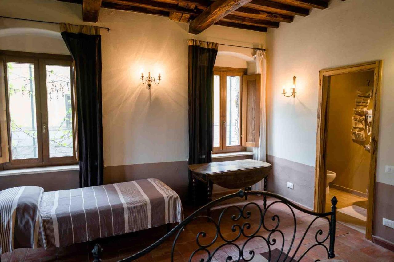 Agriturismo Bio Fattoria Di Pietra Giuncarico Exterior foto