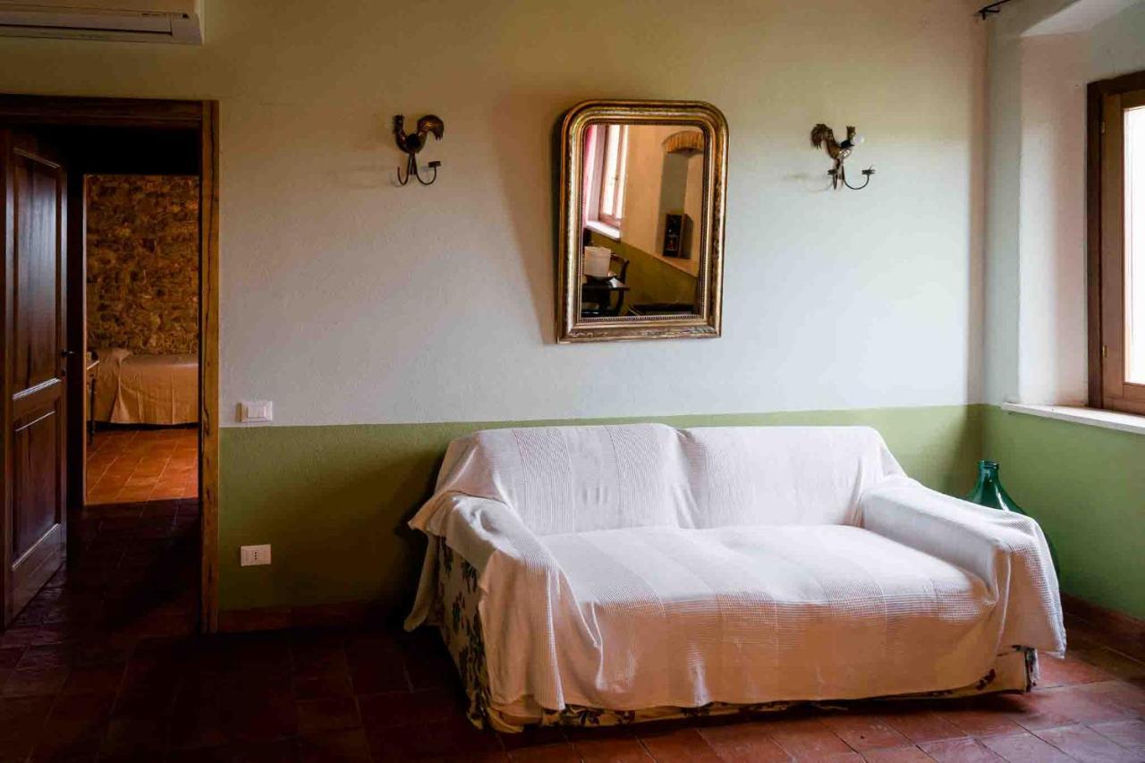 Agriturismo Bio Fattoria Di Pietra Giuncarico Exterior foto