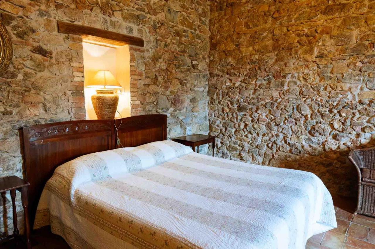 Agriturismo Bio Fattoria Di Pietra Giuncarico Exterior foto