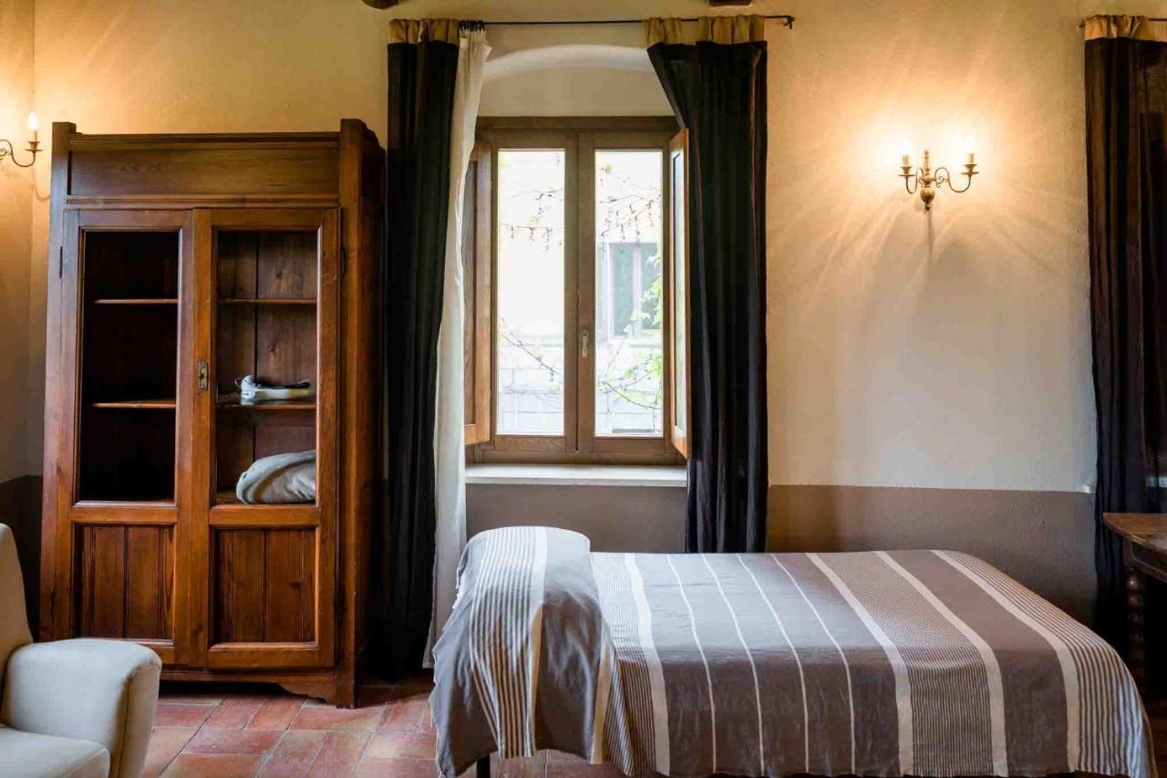 Agriturismo Bio Fattoria Di Pietra Giuncarico Exterior foto