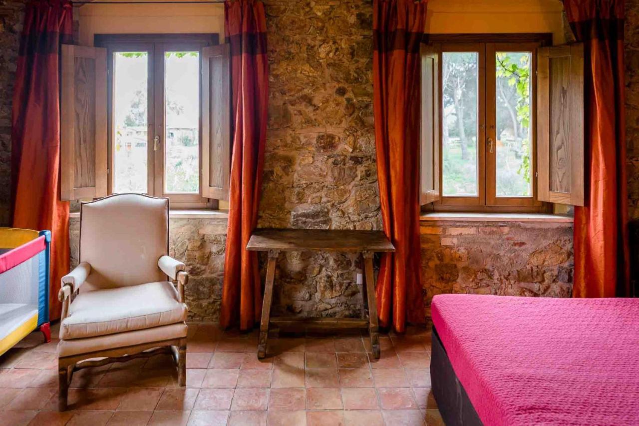 Agriturismo Bio Fattoria Di Pietra Giuncarico Exterior foto