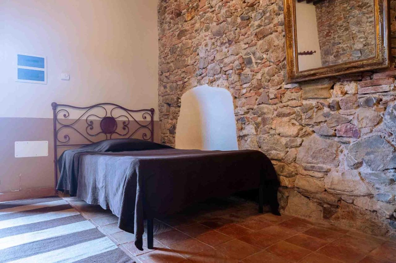 Agriturismo Bio Fattoria Di Pietra Giuncarico Exterior foto