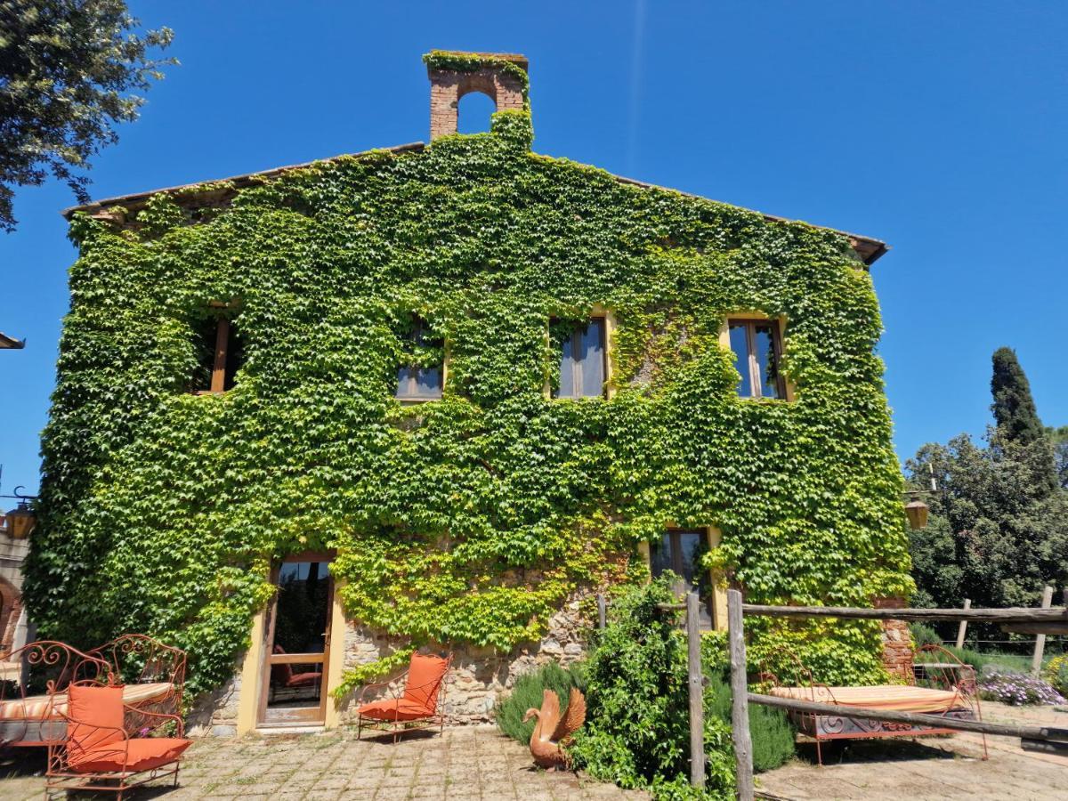 Agriturismo Bio Fattoria Di Pietra Giuncarico Exterior foto