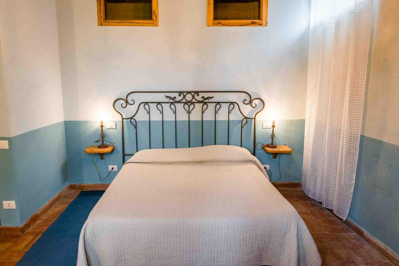 Agriturismo Bio Fattoria Di Pietra Giuncarico Exterior foto