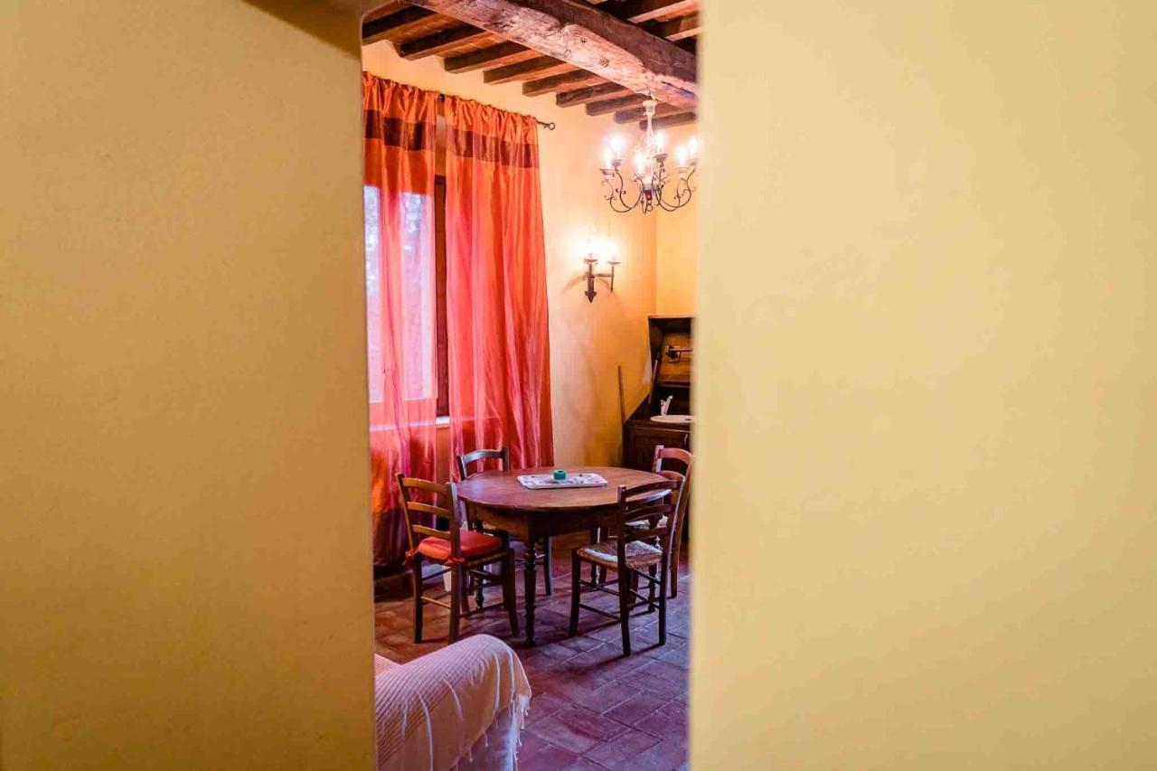 Agriturismo Bio Fattoria Di Pietra Giuncarico Exterior foto