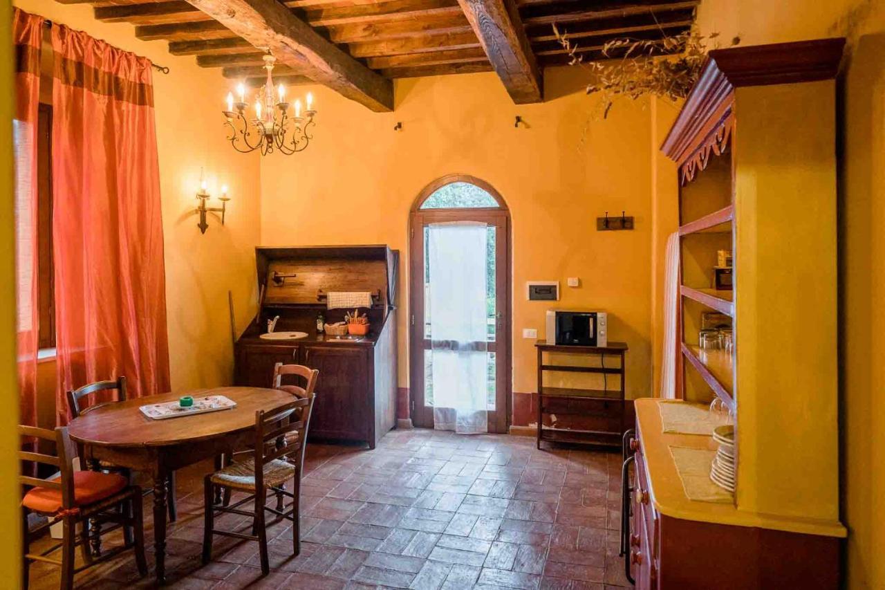 Agriturismo Bio Fattoria Di Pietra Giuncarico Exterior foto