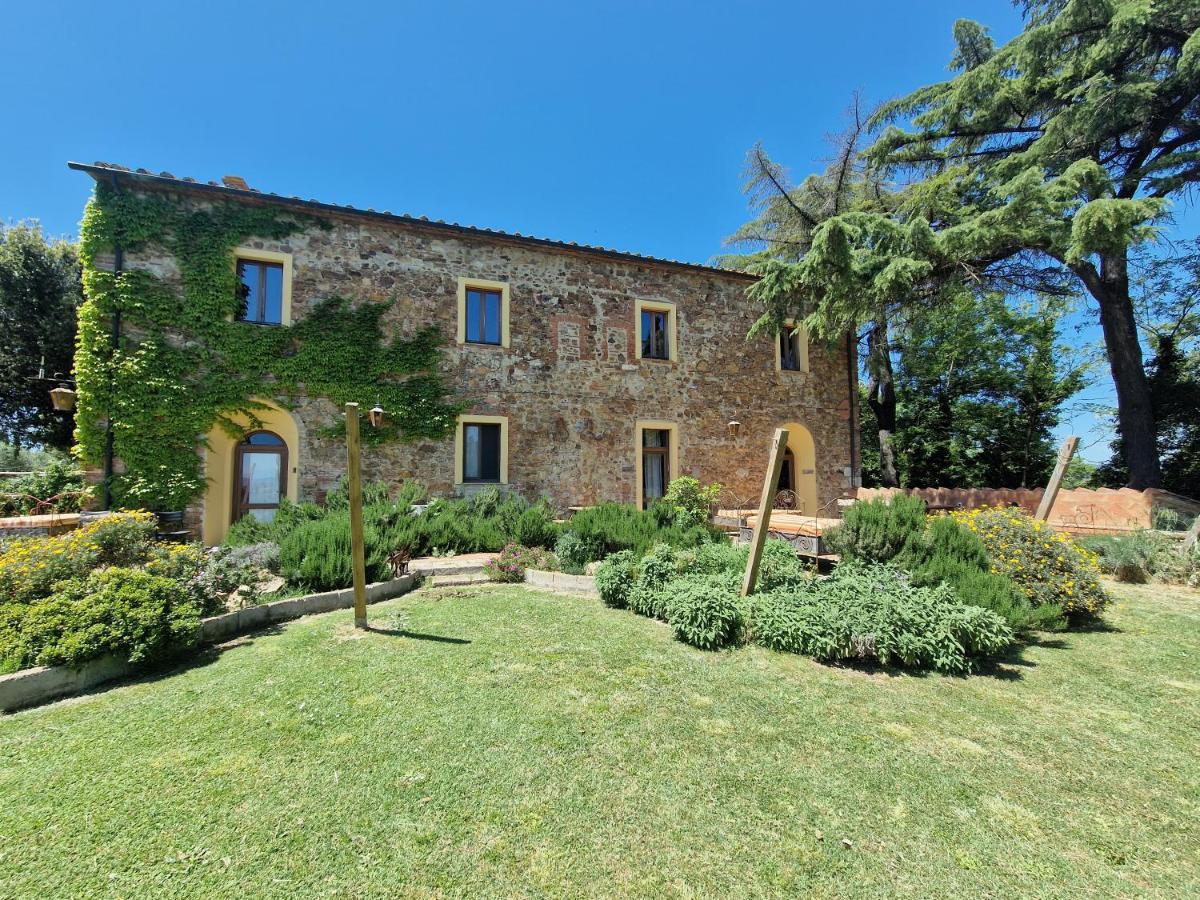 Agriturismo Bio Fattoria Di Pietra Giuncarico Exterior foto