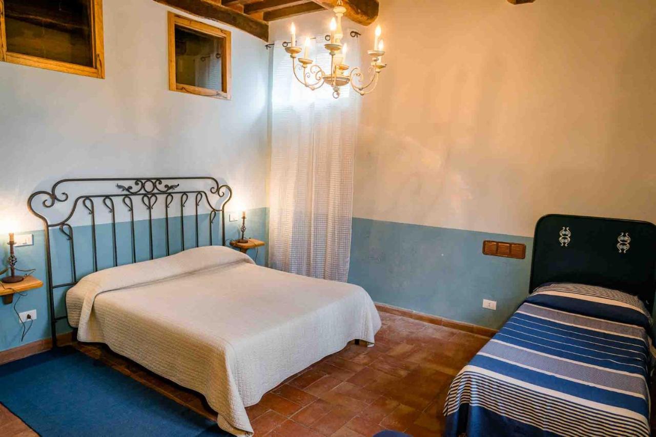 Agriturismo Bio Fattoria Di Pietra Giuncarico Exterior foto