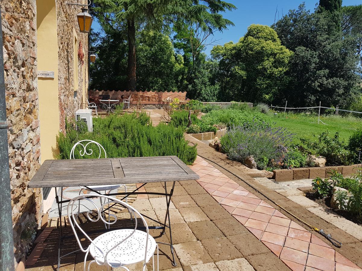 Agriturismo Bio Fattoria Di Pietra Giuncarico Exterior foto