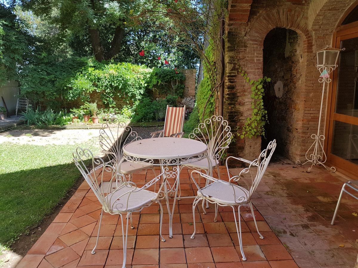 Agriturismo Bio Fattoria Di Pietra Giuncarico Exterior foto